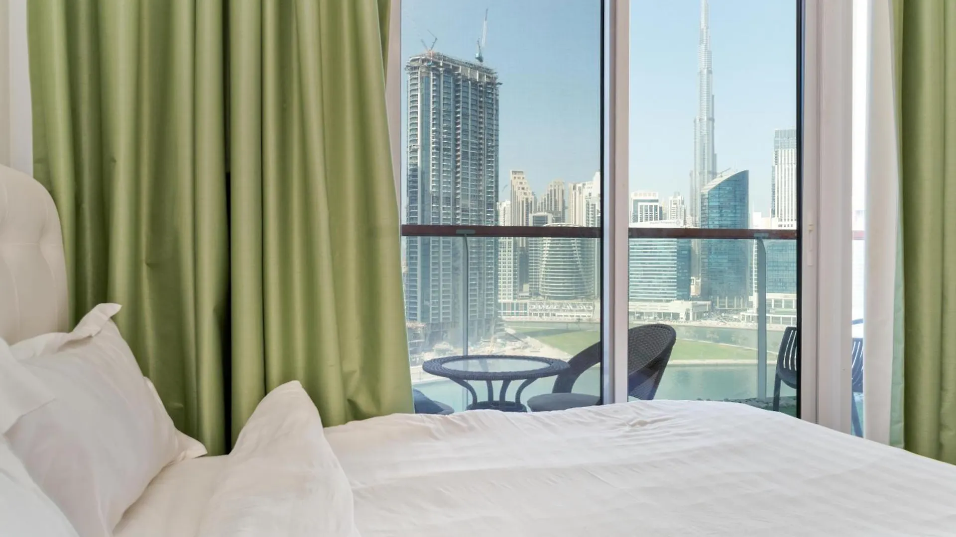 Bespoke Holiday Homes - Studio With Canal Views In Millenium Binghatti Residences Dubai 0*,  Verenigde Arabische Emiraten